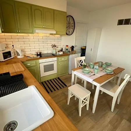 Craftsman's House Дом отдыха *