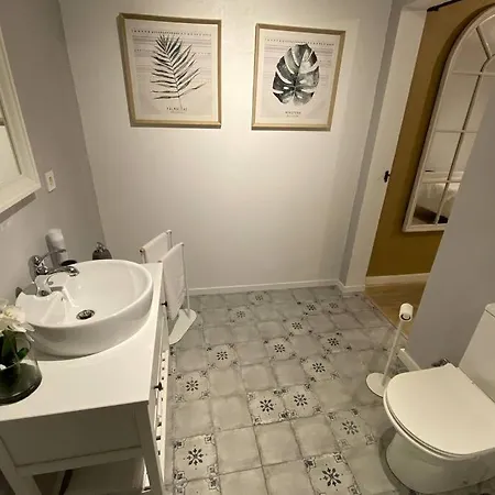 Craftsman's House * Нордешти