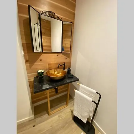 Craftsman's House Дом отдыха *