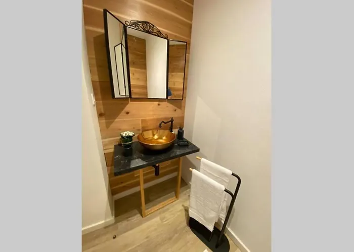 Craftsman's House Дом отдыха *